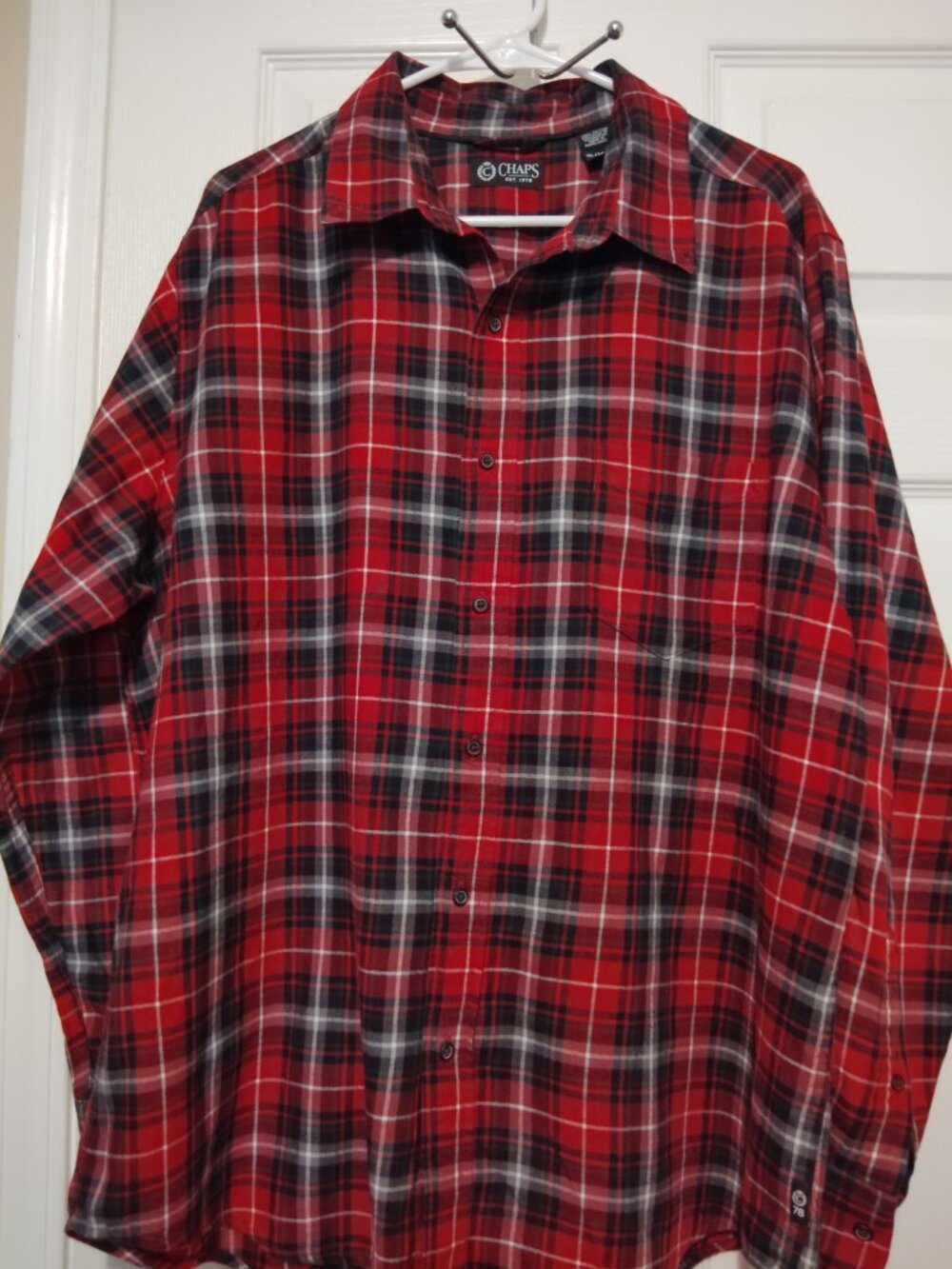 Chaps Men's Classic Plaid Button down Shirt  Size Xl 100% cotton